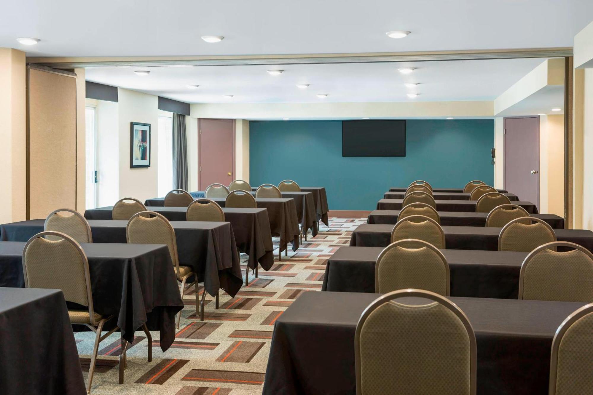 Four Points By Sheraton Buffalo Grove Экстерьер фото